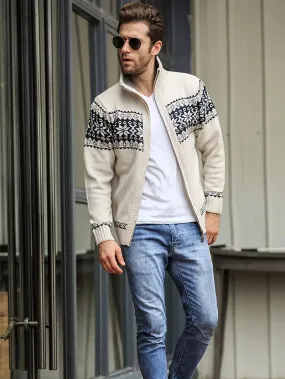 Lässige skandinavische Strickjacke
